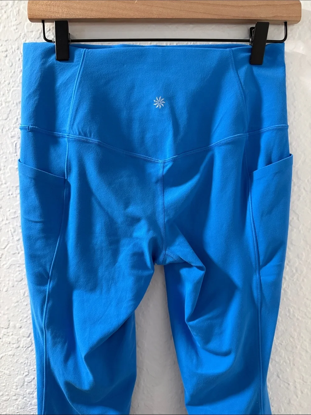 ATHLETA Bright Blue Salutation Stash 7/8 Tight with Side Pockets Size Medium
